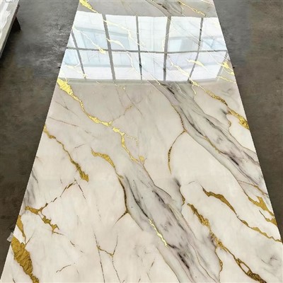 Labai blizgus UV lakštas